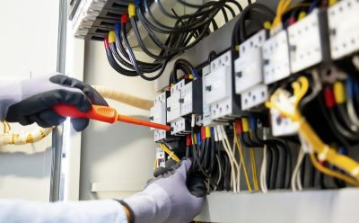 Impianto elettrico a norma. E il tuo?
